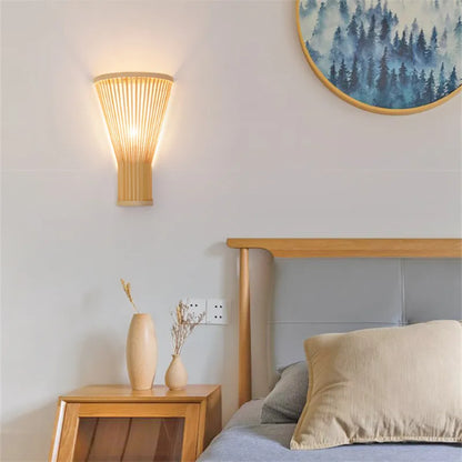 Lampada da parete rustica in bambù: decorazione per la casa ecologica